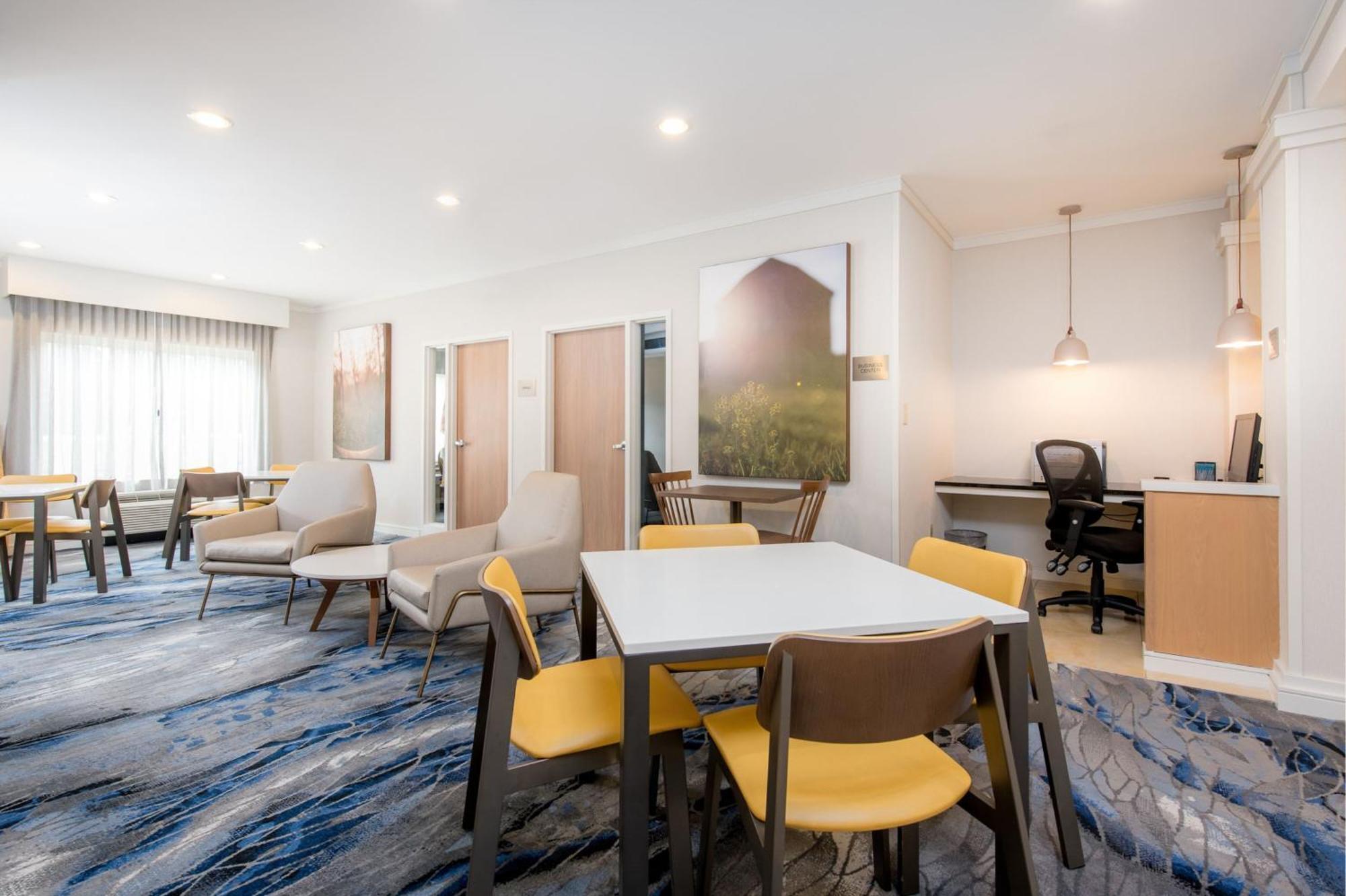 Fairfield Inn Suites Brunswick Exterior foto